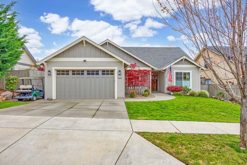 4040 Crystal Springs Dr, Medford, OR, 97504-9186 | Card Image