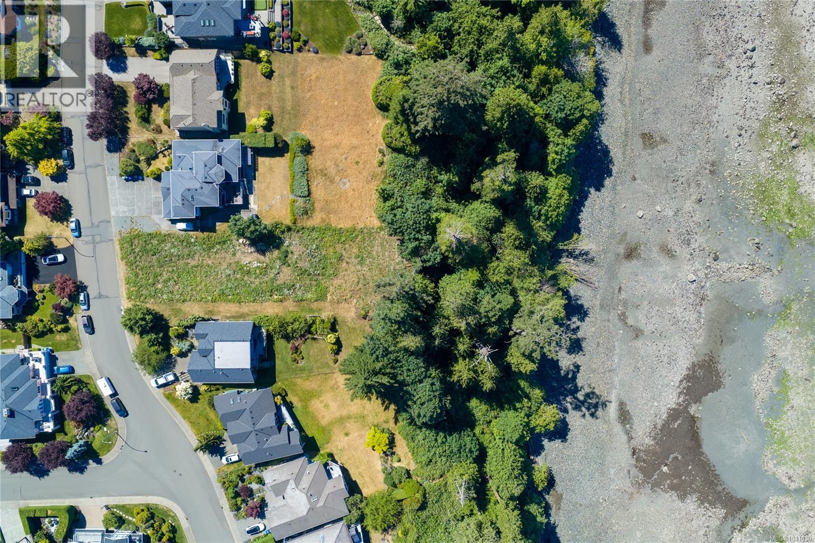 Land in Nanaimo