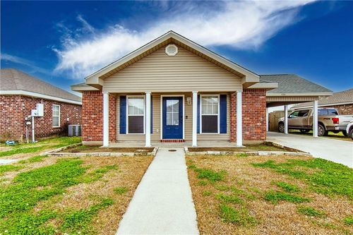 330 Daralyn Dr, Houma, LA, 70363-8070 | Card Image