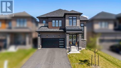 66 Sunflower Cres, Welland, ON, L3B0L2 | Card Image