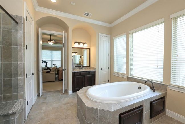 Second vanity with closet | Image 28