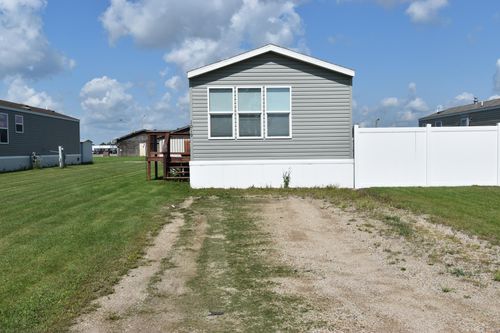 1019 1st St W, Thief River Falls, MN, 56701-1706 | Card Image