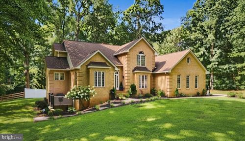 8008 Pembroke Cir, SPOTSYLVANIA, VA, 22551-2561 | Card Image