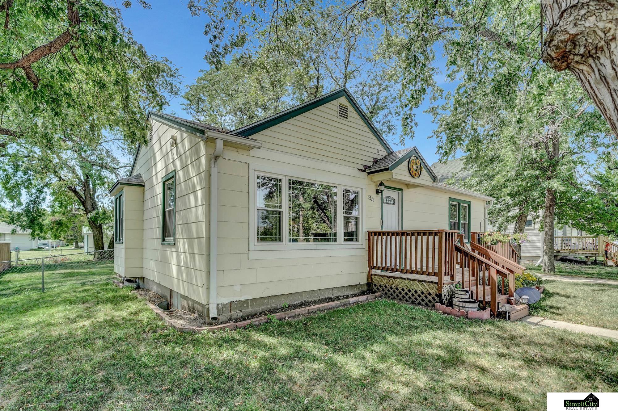 Leighton Ave, Lincoln, NE 68504