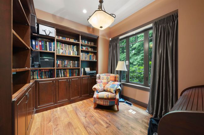 27714 Aspen Pl, House other with 5 bedrooms, 5 bathrooms and 8 parking in Maple Ridge BC | Image 20