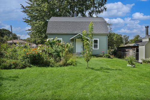 2727 Cedar Heights Dr, Cedar Falls, IA, 50613-6029 | Card Image