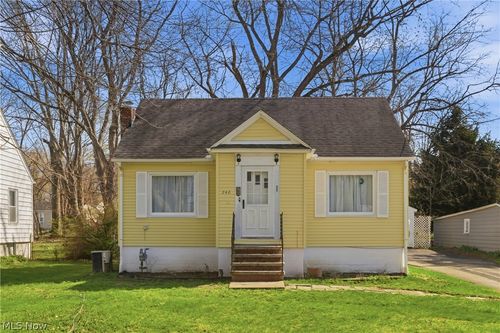 240 E 45th St, Lorain, OH, 44052-5504 | Card Image