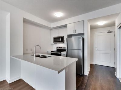 708 - 470 Dundas St E, Home with 1 bedrooms, 1 bathrooms and 1 parking in Waterdown ON | Image 2