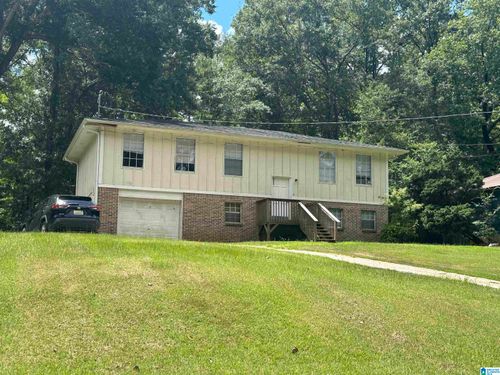 2212 Gaylewood Dr, Bessemer, AL, 35022-4931 | Card Image