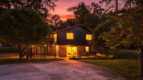 2470 Eastbrook Rd, Estill Springs, TN, 37330-3586 | Card Image