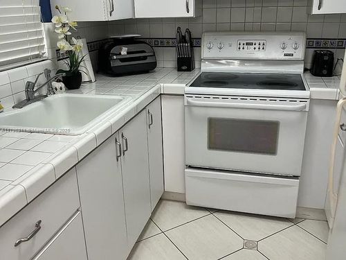 apt-407-6620 W 2nd Ct, Hialeah, FL, 33012-6753 | Card Image