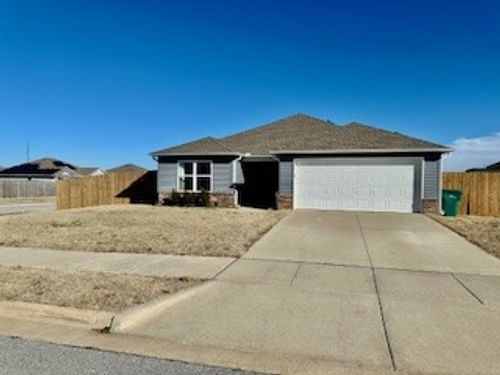 920 Queen St, Centerton, AR, 72719-3004 | Card Image