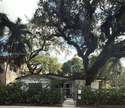 2390 Sw 18th Ave, Fort Lauderdale, FL, 33315-1812 | Card Image