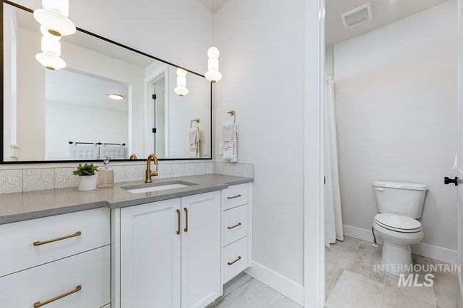 5813 E Marmount Ct, House other with 5 bedrooms, 5 bathrooms and 4 parking in Boise ID | Image 39