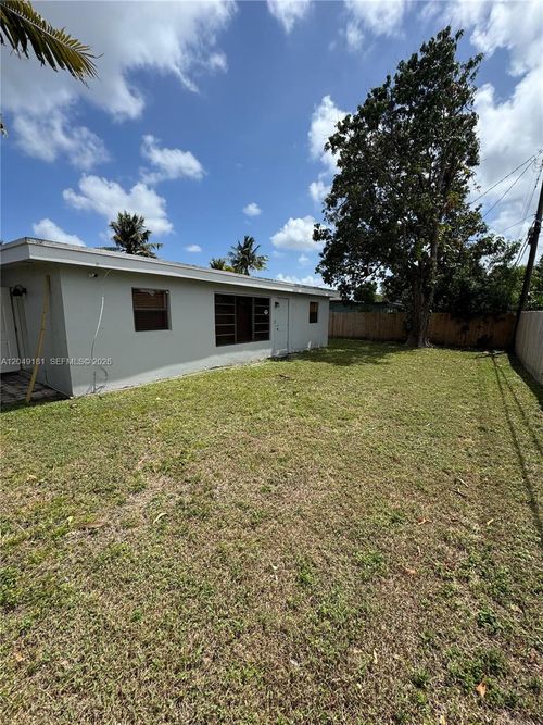 649 W Evanston Cir, Fort Lauderdale, FL, 33312-2612 | Card Image