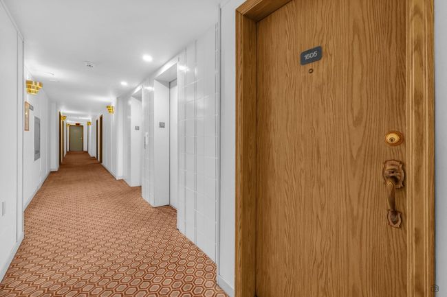 View of corridor | Image 8