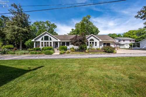836 N Cedar Road, Port Clinton, OH, 43452 | Card Image