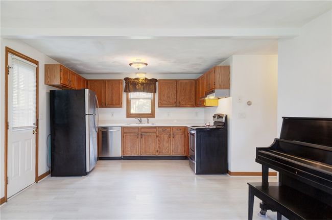 63 Botelho Dr, House other with 3 bedrooms, 2 bathrooms and 6 parking in Portsmouth RI | Image 18