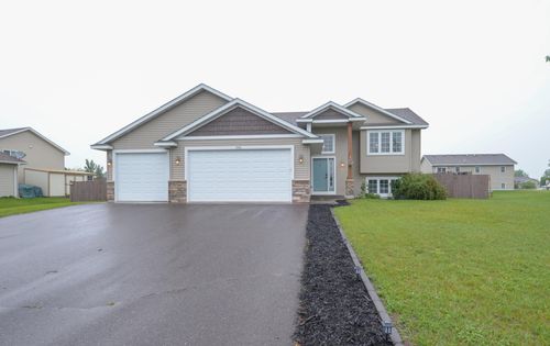 1046 Roosevelt St S, Cambridge, MN, 55008-9339 | Card Image
