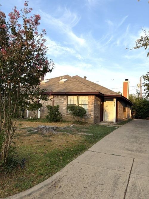 2425 Summer Place Dr, Arlington, TX, 76014-1909 | Card Image