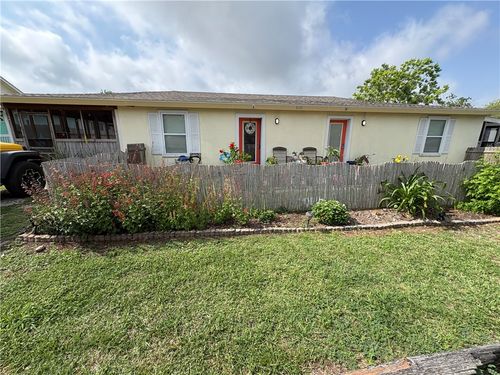 609 W Liberty St, Rockport, TX, 78382-5813 | Card Image