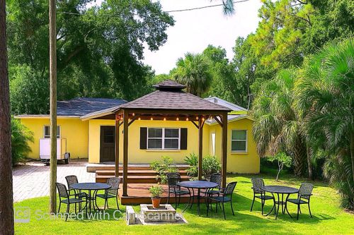 10004 Memorial Hwy, TAMPA, FL, 33615-2652 | Card Image