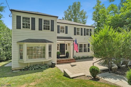 9 Stony Hill Ct, Summit, NJ, 07901-3059 | Card Image