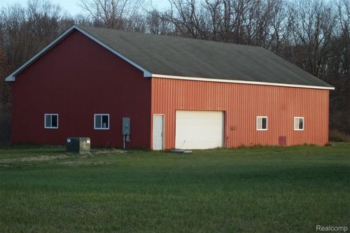 3721 Chase Lake Rd, Howell, MI, 48855-8305 | Card Image