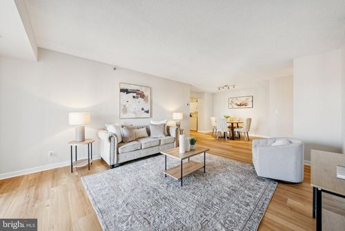 apt-915-900 N Stafford St, ARLINGTON, VA, 22203-1843 | Card Image