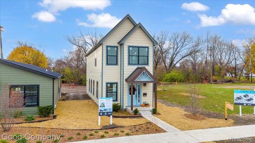 2827 16th St, Detroit, MI, 48216-1111 | Card Image