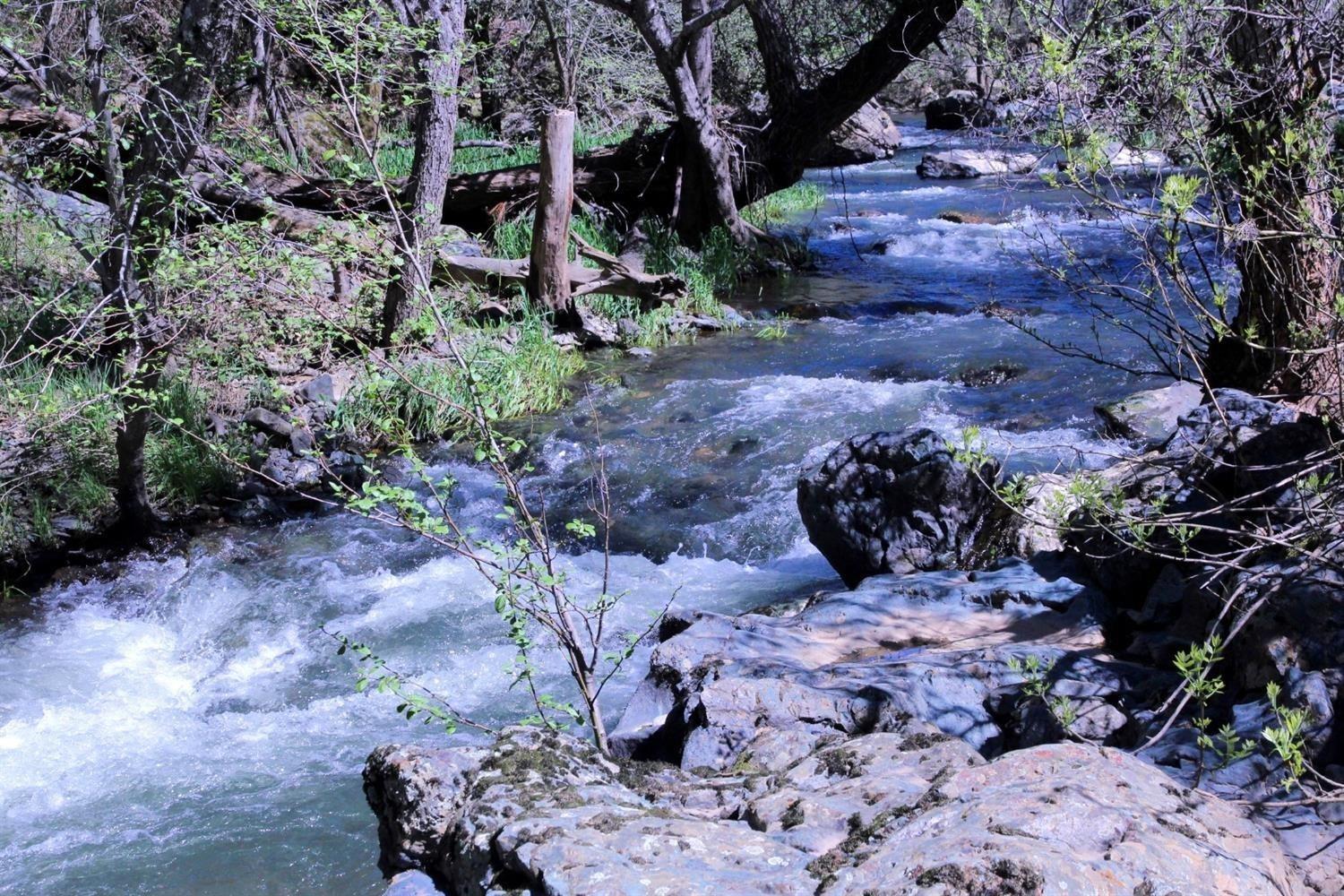 Land in Grass Valley
