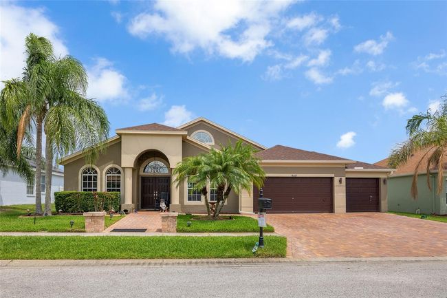 10327 Meadow Crossing Dr, House other with 4 bedrooms, 3 bathrooms and null parking in Tampa FL | Image 7