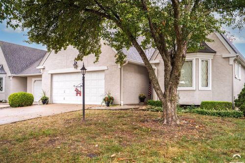 2726 Chipperfield Rd, Lawrence, KS, 66047-3180 | Card Image