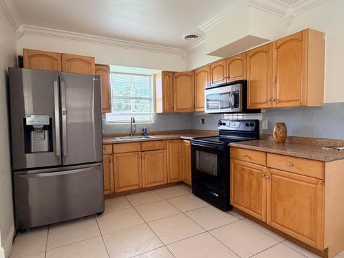3-2438 Thomas St, Hollywood, FL, 33020-2061 | Card Image