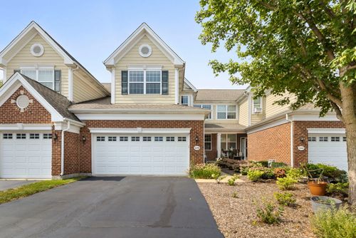 1158 Falcon Ridge Dr, Elgin, IL, 60124-3122 | Card Image