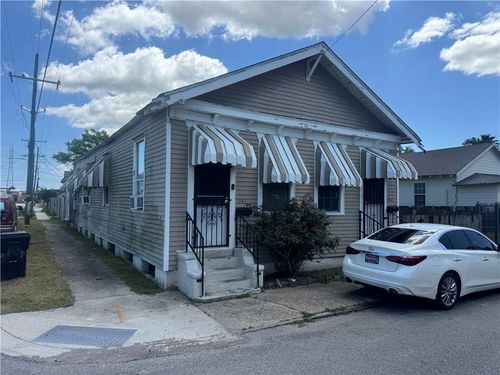 1941 Port St, New Orleans, LA, 70117-7015 | Card Image