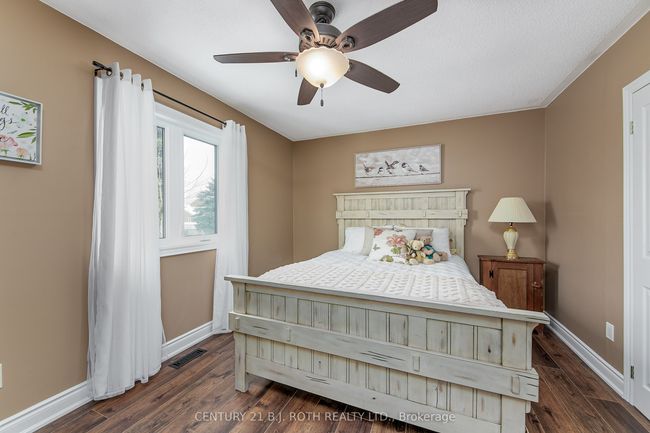 239 Centre St, House other with 4 bedrooms, 2 bathrooms and 6 parking in Angus ON | Image 12