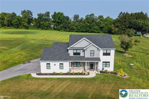 771 Emerald Valley Ln, Bangor, PA, 18013-4407 | Card Image