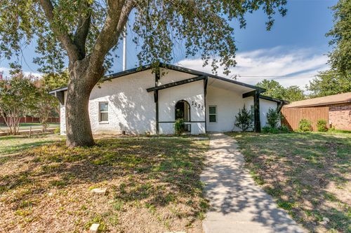 1535 Carnation Dr, Lewisville, TX, 75067-4215 | Card Image