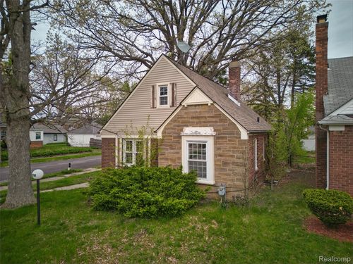18718 Snowden St, Detroit, MI, 48235-1378 | Card Image