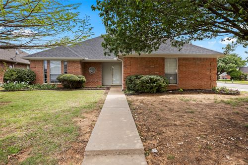 714 Remington Dr, Cleburne, TX, 76033-7129 | Card Image
