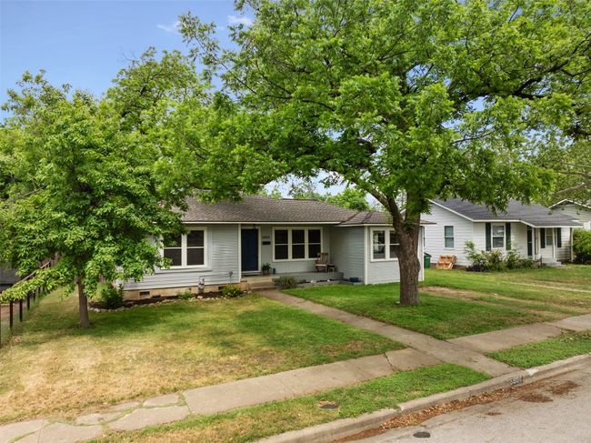 Quiet neighborhood with sidewalks and no cut-through streets. | Image 35