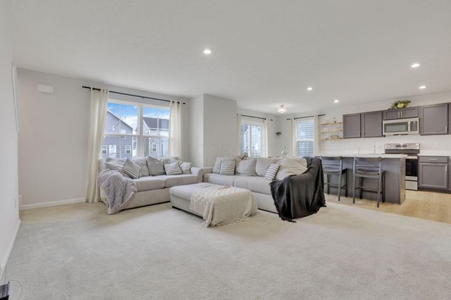 8568 Gable Loop, Condo with 4 bedrooms, 3 bathrooms and null parking in Canal Winchester OH | Image 8