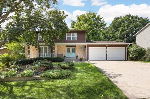 2271 Cae Dr, Iowa City, IA, 52246-4515 | Card Image