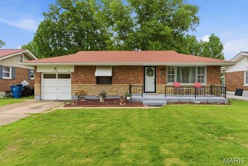 328 S Dellwood Ave, Ferguson, MO, 63135-3035 | Card Image