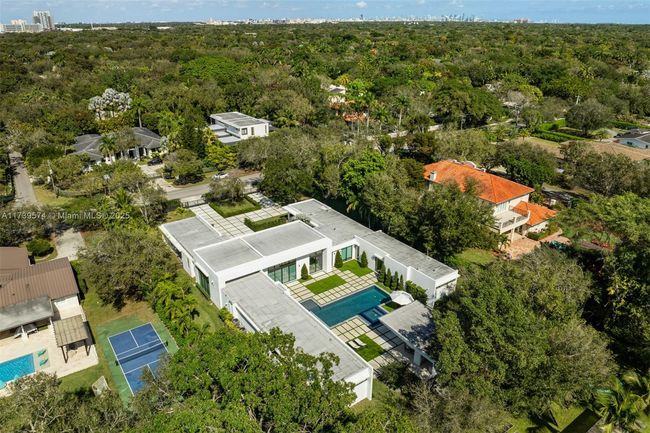 6830 Sw 104 Th St, House other with 7 bedrooms, 8 bathrooms and null parking in Pinecrest FL | Image 49
