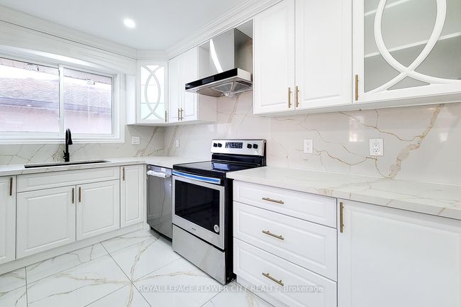 56 Moxley Dr, House other with 6 bedrooms, 4 bathrooms and 5 parking in Hamilton ON | Image 6