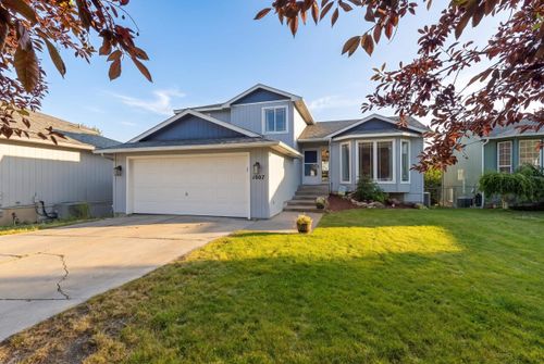 1007 N Stanley St, Medical Lake, WA, 99022-8820 | Card Image