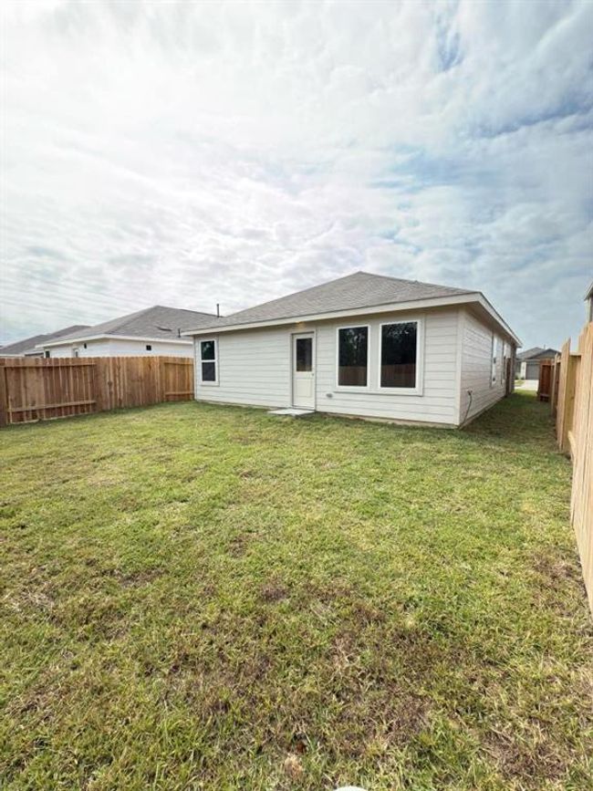 21026 Newberry Grove Ln, House other with 3 bedrooms, 2 bathrooms and 2 parking in Humble TX | Image 6