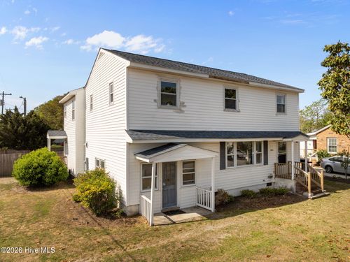 2501 Avery St, Morehead City, NC, 28557-3372 | Card Image